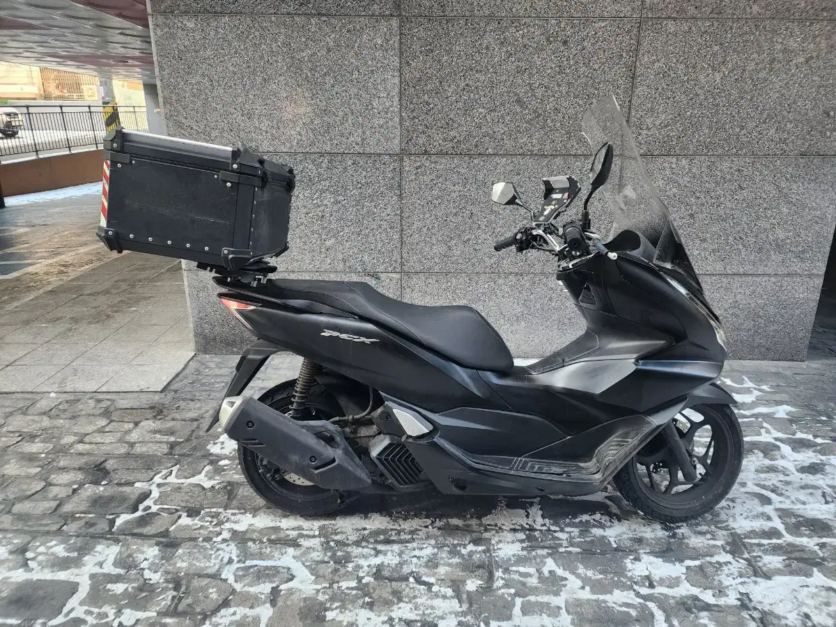 PCX125 멧블랙 abs 22년식 판매합니다